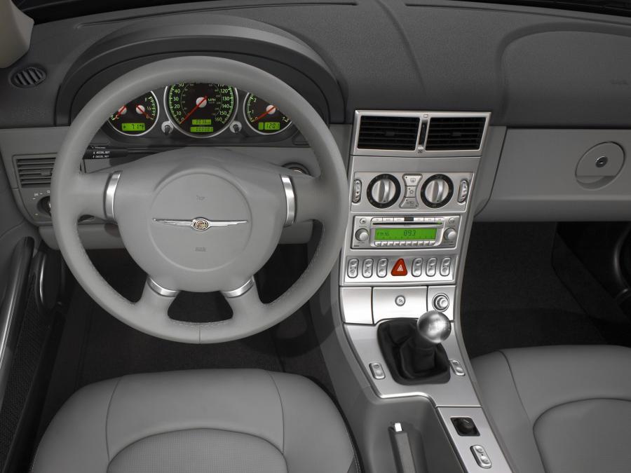  Chrysler Crossfire Limited Roadster 2005 года  (фото 11 из 15)